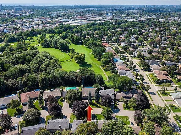 2nd image of 7 Treeline Ct