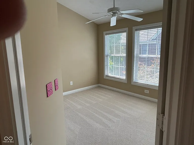 8645 Meridian Square Dr — Photo 20