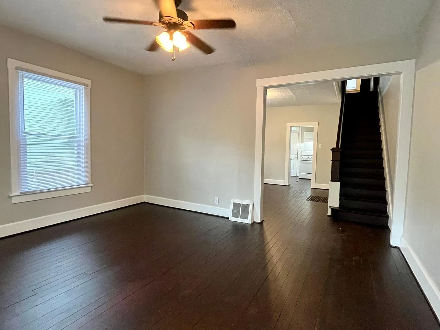 1117 College St — Photo 3