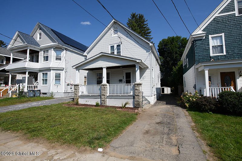 3rd image of 413 Eleanor Street