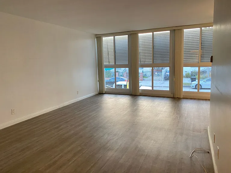 928 S Sherbourne Dr — Photo 12