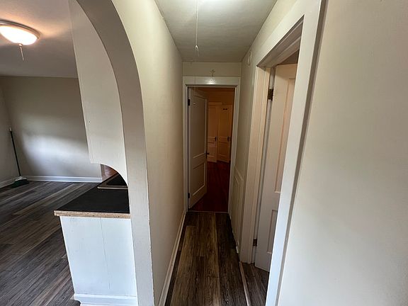4th image of 222 E Main St APT 3