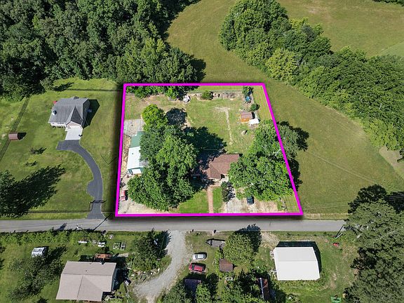 2nd image of 213 Ellis Rd