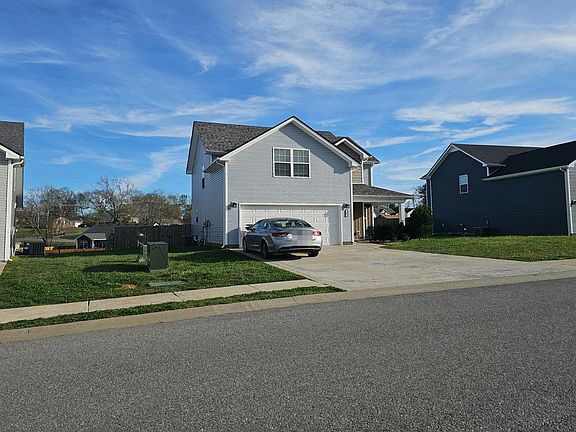 3rd image of 461 Woodtrace Dr