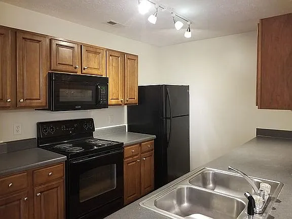 217 Meadowlark Pl — Photo 2