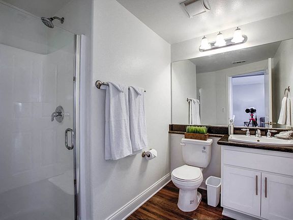 5th image of 10407 Magnolia Blvd #1-102R