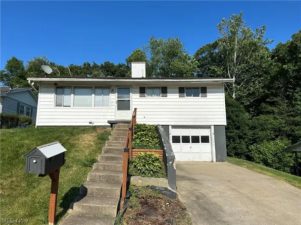 220 Berkley Dr, Woodsfield, OH 43793