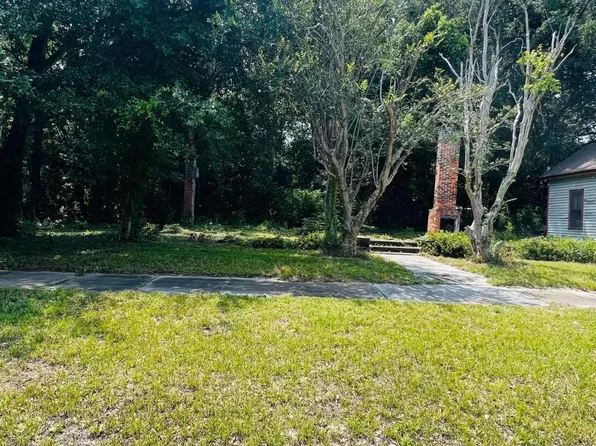 609 Folks St, Waycross, GA 31501