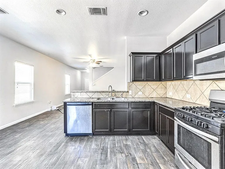 3108 Tilmon Ln — Photo 3