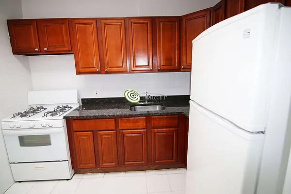 Rented by Target Realty Group | media 30