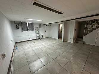 Rented by R New York