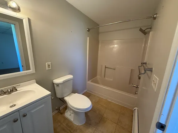 55 Crystal St, Lenox, MA