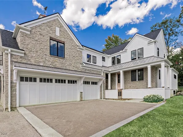 207 S Main St, Chagrin Falls, OH 44022