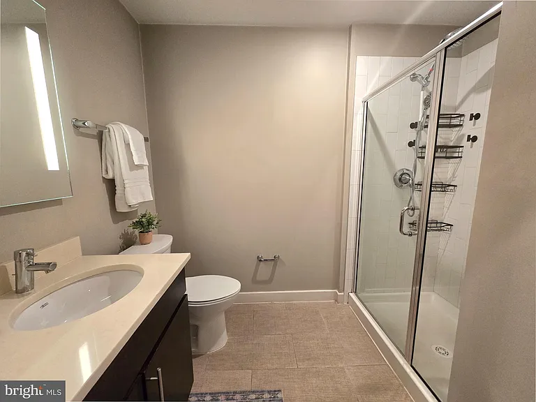 1320 Fenwick Ln #6 — Photo 18