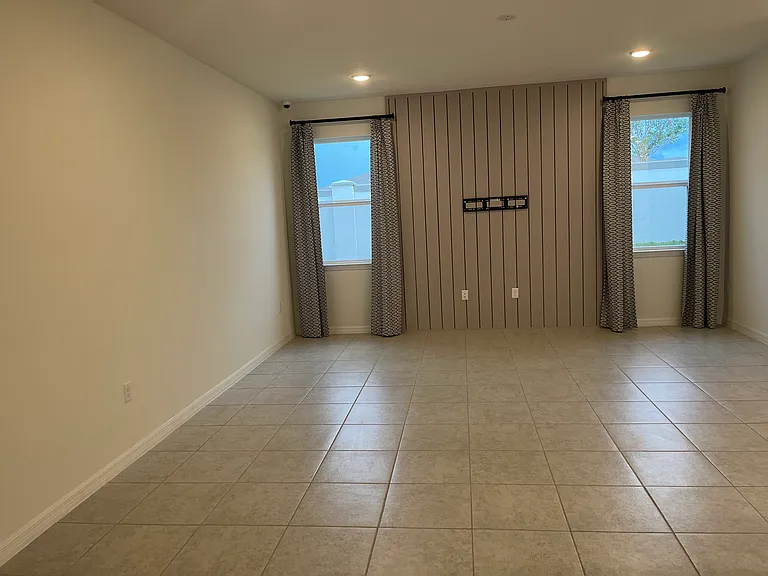 1658 Blue Lagoon Cir — Photo 10