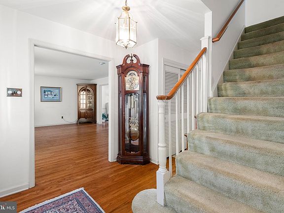 4th image of 5 Grant Ln