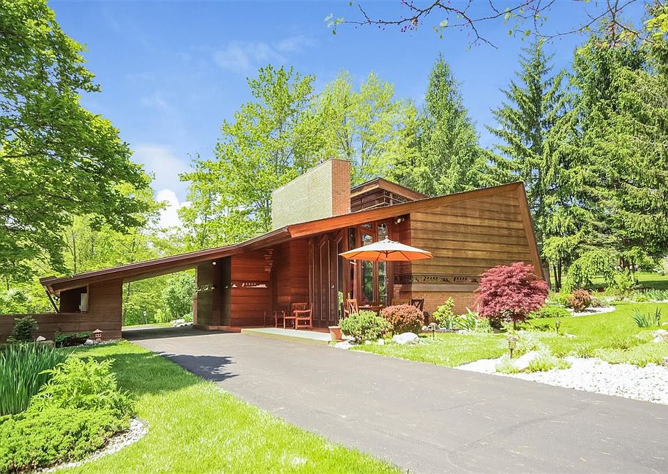 1st image of 3935 Holden Dr