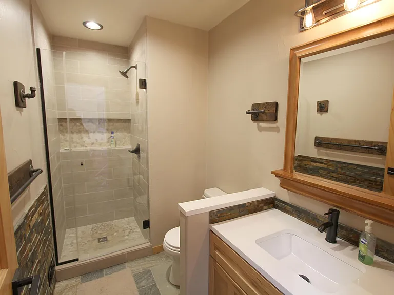104 Clover Ln — Photo 15