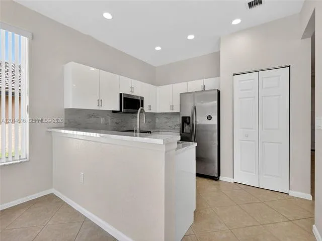 16398 SW 27th St — Photo 20