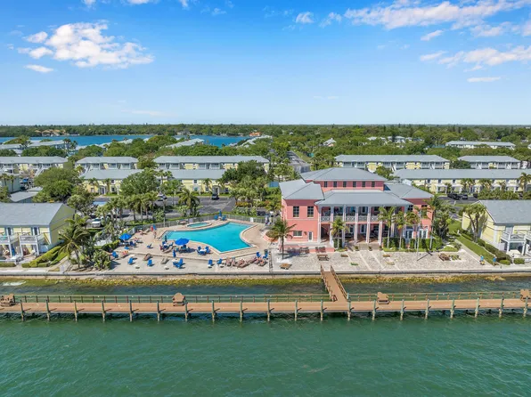 4784 Snook Dr SE, Saint Petersburg, FL 33705