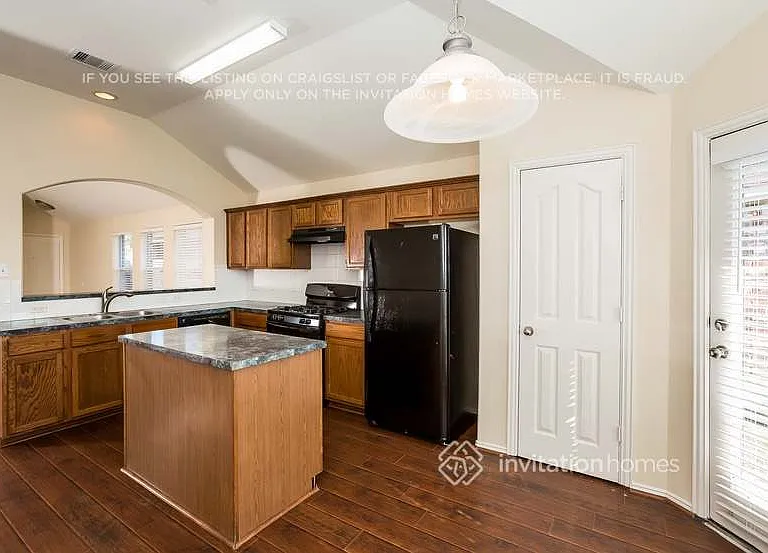 19811 Whispering Hollow Ln — Photo 6