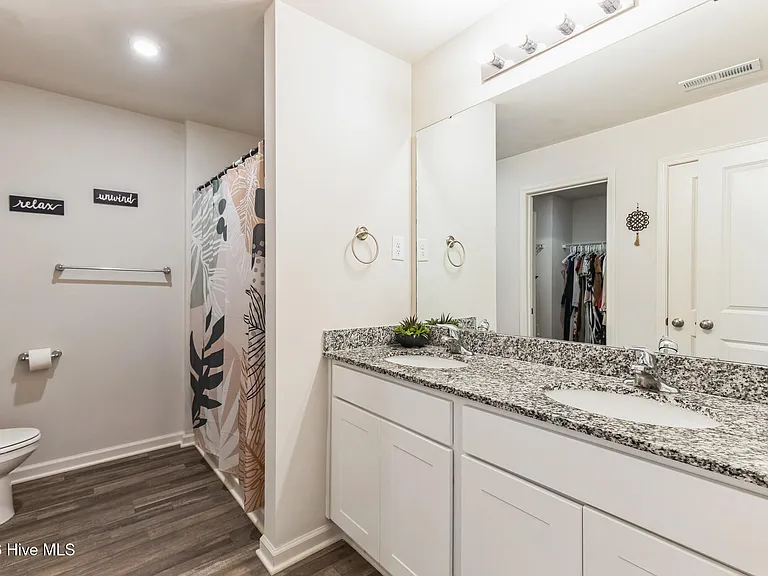 1253 Manor Dr — Photo 19