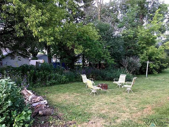 5th image of 306 W Bishop St