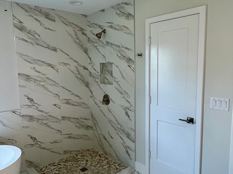737 Rolling Hill Dr — Photo 5