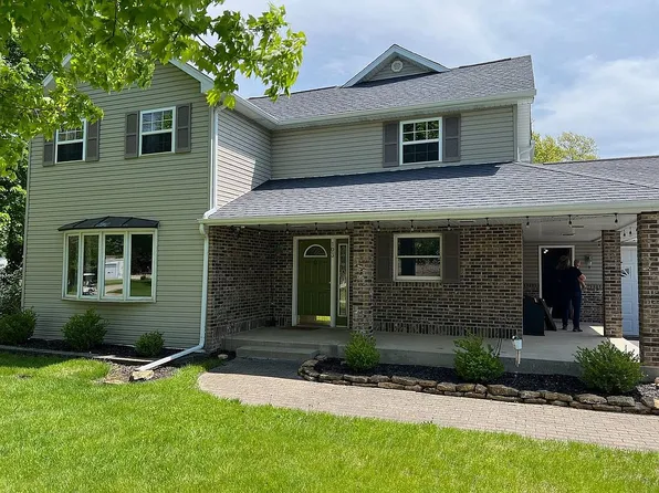 103 S Benton St, Tampico, IL 61283