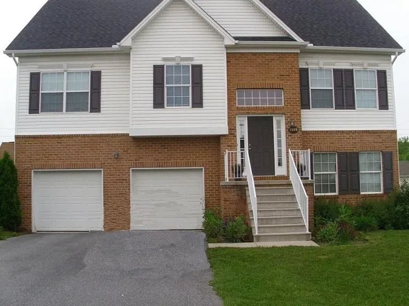 1502 Raven Blvd, Martinsburg, WV 25404