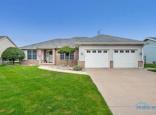 1050 Vieth Dr, Oregon, OH