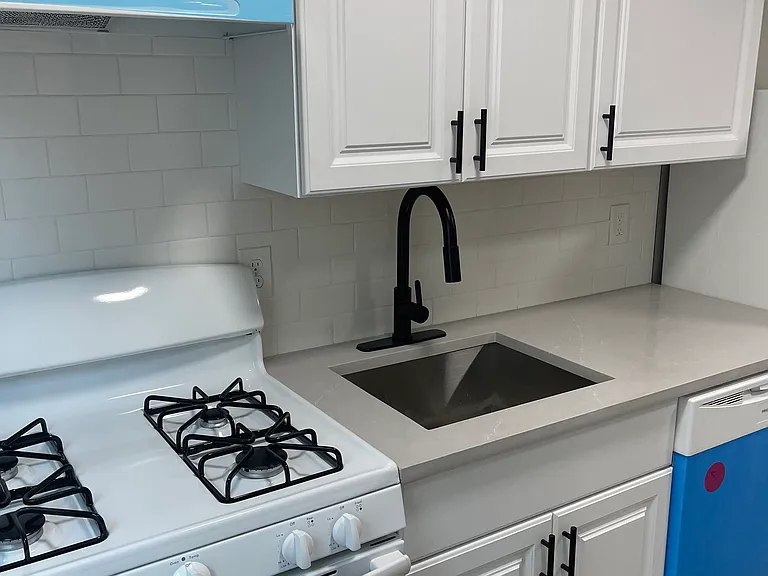 319 Mercer St #B — Photo 14