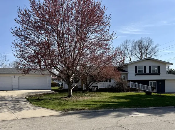 510 Roberts Ter, Marshalltown, IA 50158