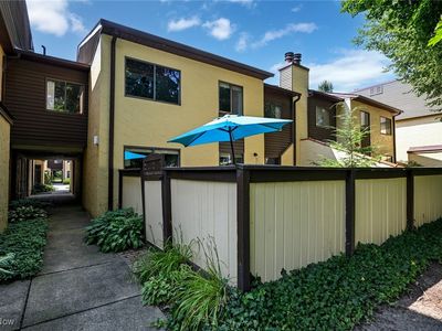 1094 Hampton Ridge Dr, Akron, OH, 44313