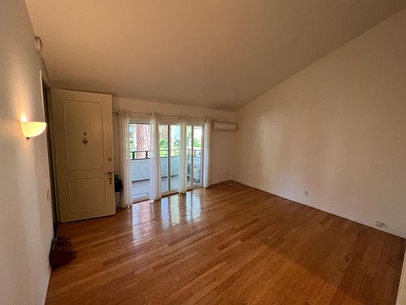 3rd image of 31567 Lindero Canyon Rd Unit 4