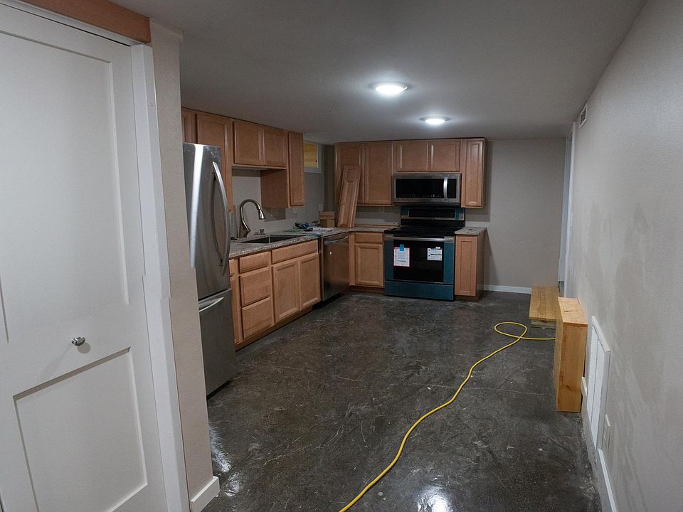 All new kitchen!! dishwasher, ice maker, new cabinets and pantry