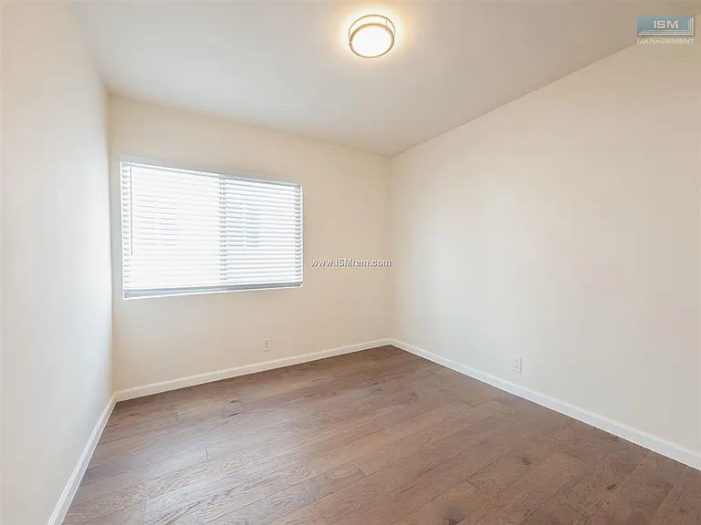 1222 W 39th St — Photo 9