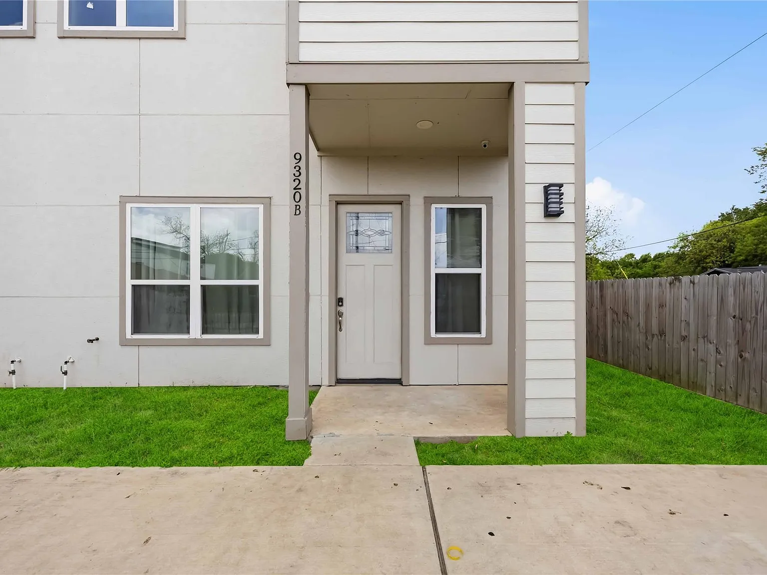 3 bed, 2.5 bath, 1336 sqft, $2,350 — Photo 3