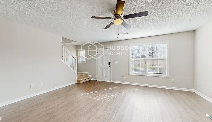 637 Lynchburg St — Photo 3