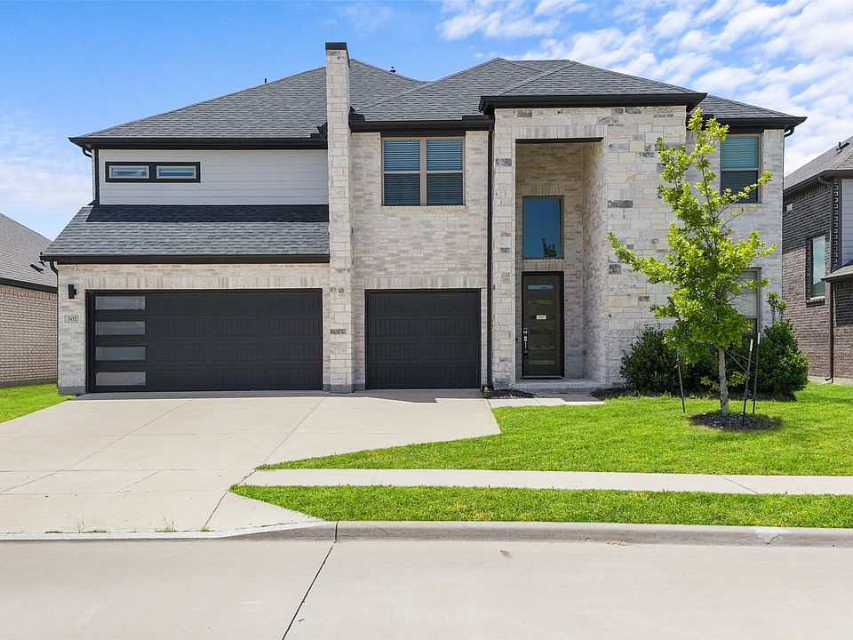 1st image of 302 Coyote Creek Dr
