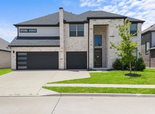 302 Coyote Creek Dr, Lavon, TX 75166