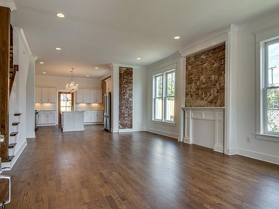 5th image of 227 Treutland Ave