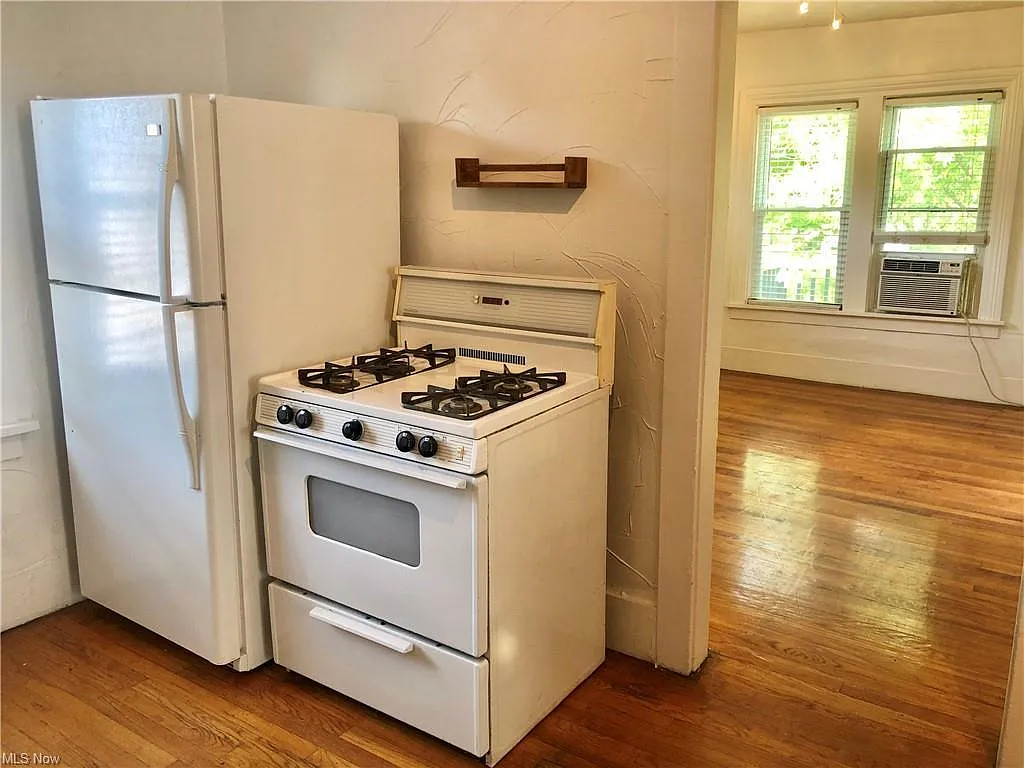 1 bed, 641 sqft, $1,300 — Photo 4