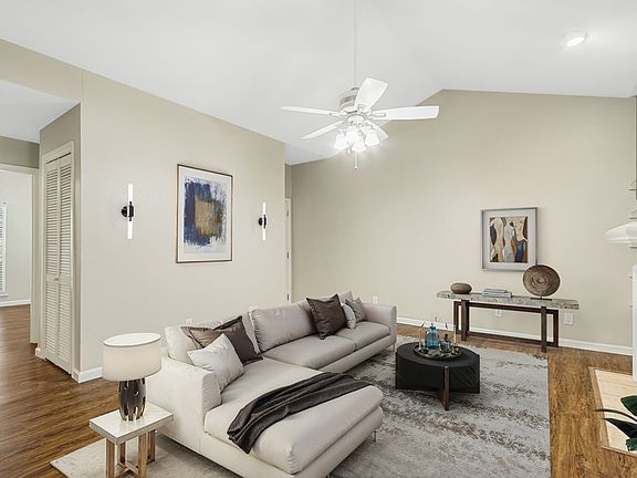 3rd image of 8601 Park Ln APT 221