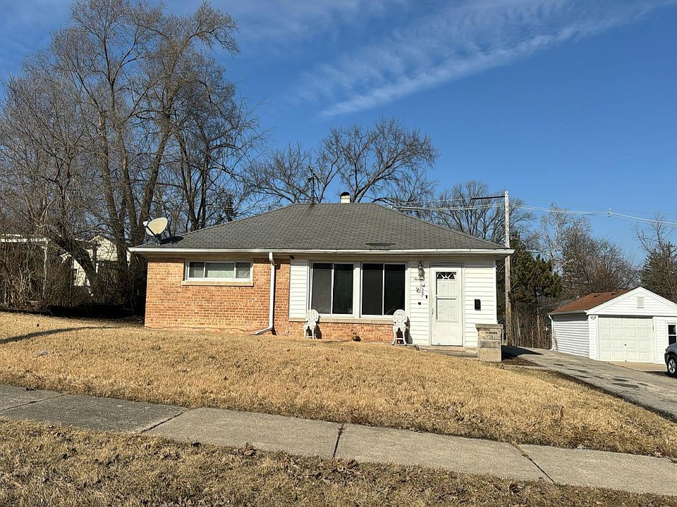 1st image of 16 Sauk Trl