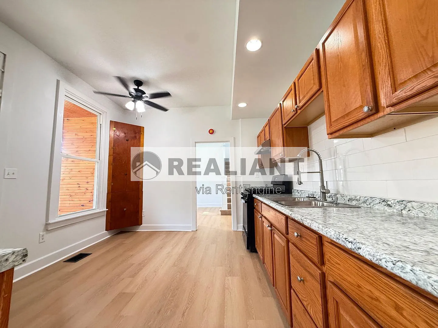 3 bed, 1.0 bath, $1,895 — Photo 3