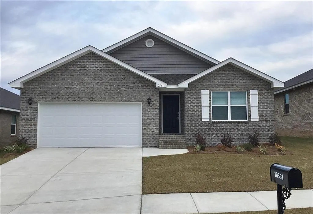 4 bed, 2.0 bath, 1830 sqft, $1,950 — Photo 2