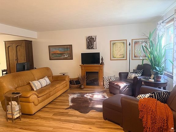 2nd image of 409 Timberwick Pl