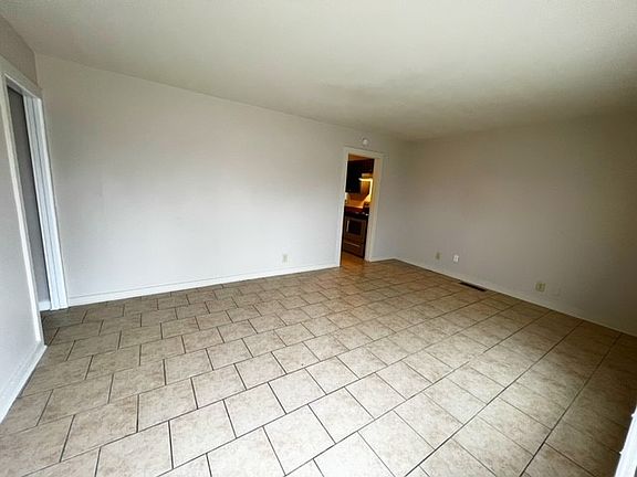 4014CorwynLivingRoom_01272022