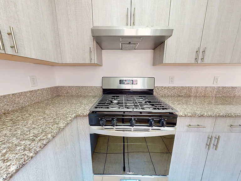5135 Zelzah Ave #100 — Photo 4